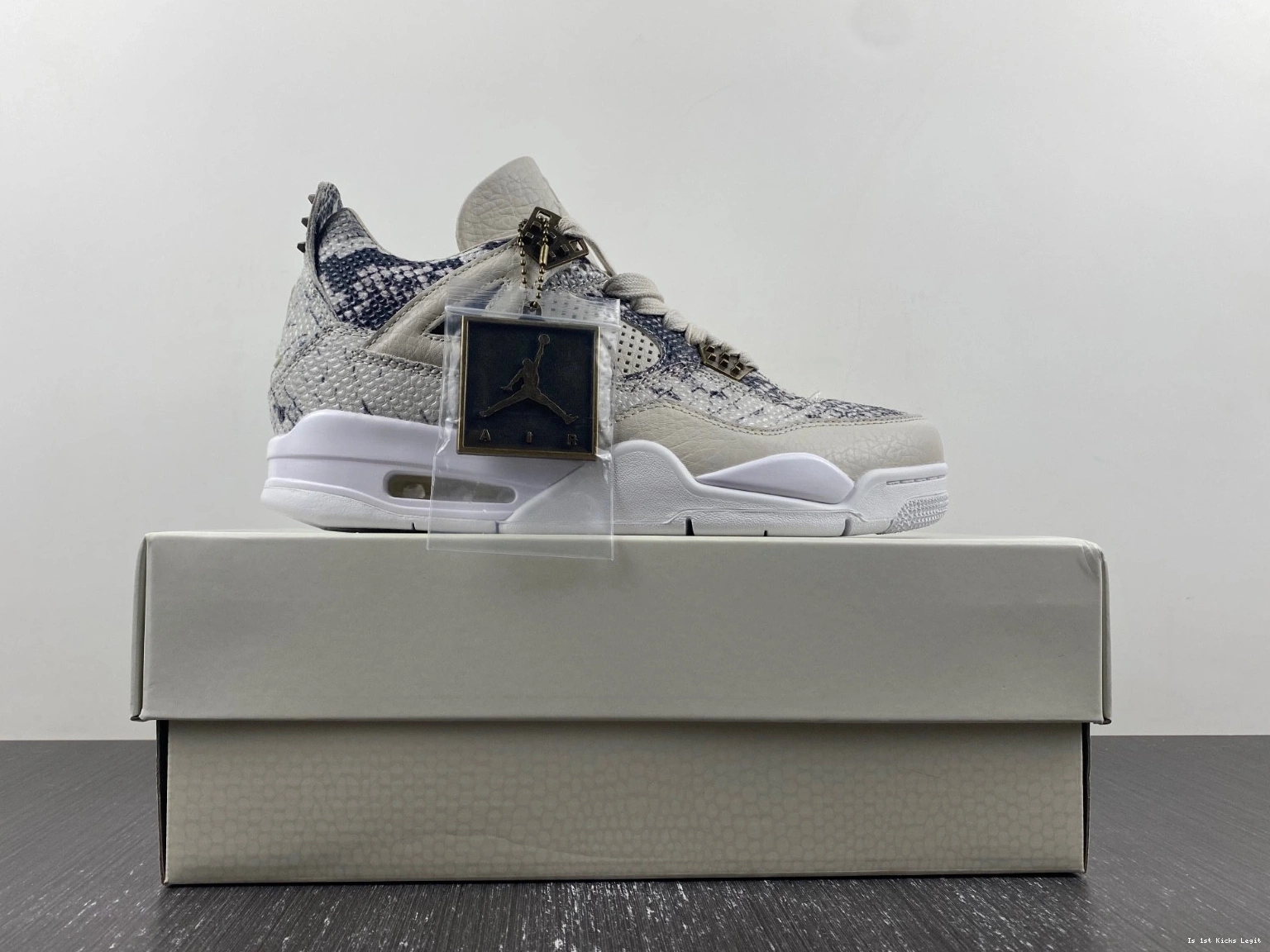 819139-030 Retro Snakeskin 4 Jordan - 0320